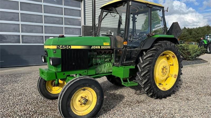 John Deere 2450 Med servostyring - جرار: صورة 2 John Deere 2450 Med servostyring - جرار: صورة 2