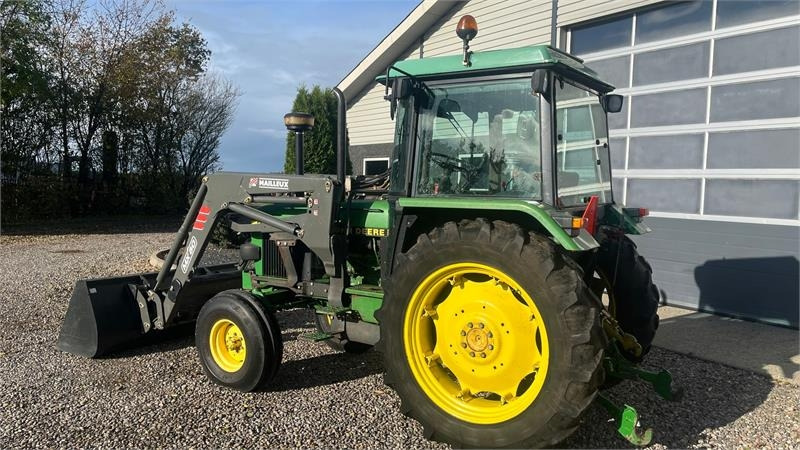 John Deere 2850 Med frontlæsser  - جرار: صورة 3 John Deere 2850 Med frontlæsser  - جرار: صورة 3