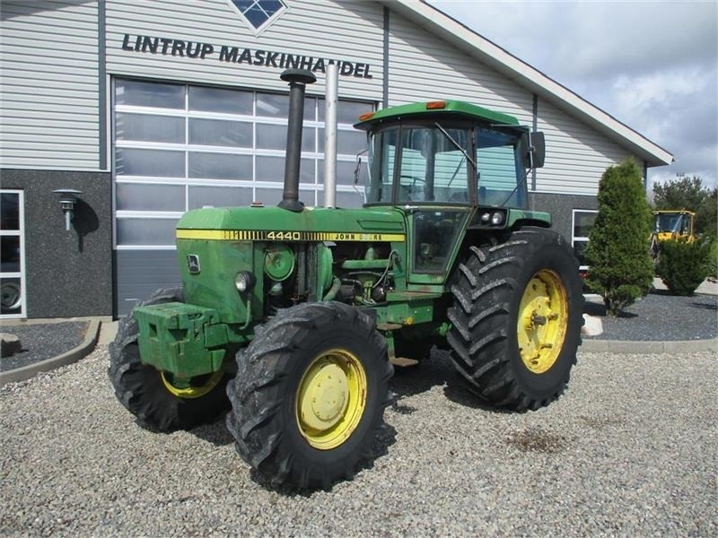 John Deere 4430 En rigtig traktor som lyder godt - جرار: صورة 3 John Deere 4430 En rigtig traktor som lyder godt - جرار: صورة 3