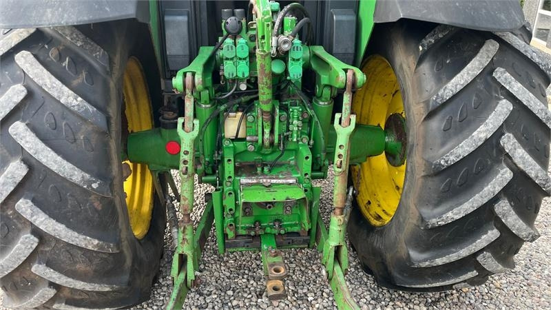 John Deere 6910 Auto Quad II-TLS Med frontlæsser - جرار: صورة 4 John Deere 6910 Auto Quad II-TLS Med frontlæsser - جرار: صورة 4