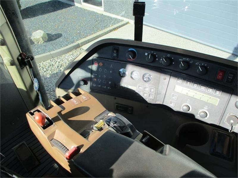 John Deere 8300 Pæn regulær traktor med rigtig gode dæk på. - جرار: صورة 5 John Deere 8300 Pæn regulær traktor med rigtig gode dæk på. - جرار: صورة 5