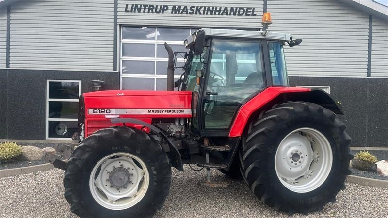 Massey Ferguson 8120 DYNA 4 Med frontlift - جرار: صورة 1 Massey Ferguson 8120 DYNA 4 Med frontlift - جرار: صورة 1