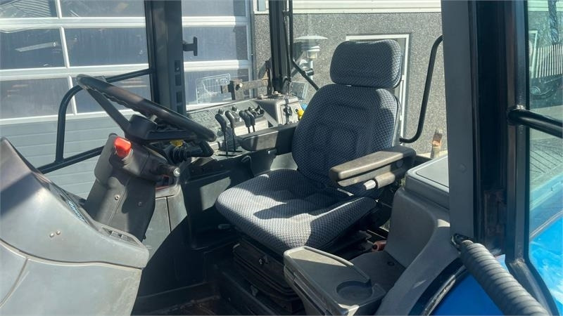 New Holland 8360 Rangecommand - جرار: صورة 4 New Holland 8360 Rangecommand - جرار: صورة 4