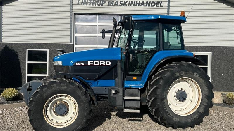 New Holland 8670 Supersteer Samme ejer siden 2012, evt. med tv - جرار: صورة 1 New Holland 8670 Supersteer Samme ejer siden 2012, evt. med tv - جرار: صورة 1