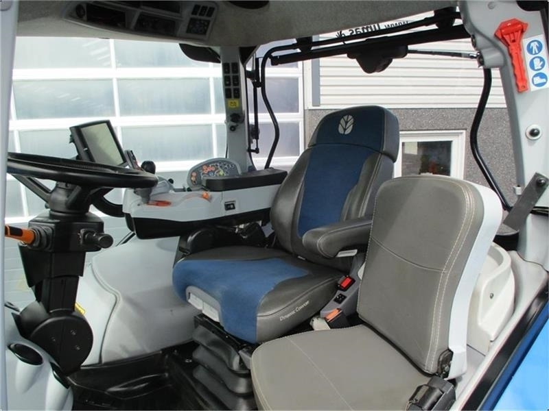 New Holland T7.230 AutoCommand, meget velholdt traktor - جرار: صورة 3 New Holland T7.230 AutoCommand, meget velholdt traktor - جرار: صورة 3