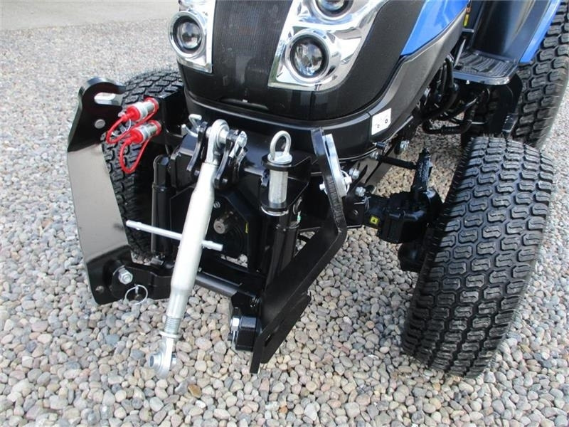 Solis 26 HST med Frontlift & FrontPTO - جرار خدمات بلدية: صورة 2 Solis 26 HST med Frontlift & FrontPTO - جرار خدمات بلدية: صورة 2