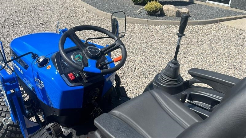Solis H26 HST Med Frontlæsser og GardenPro dæk - جرار خدمات بلدية: صورة 5 Solis H26 HST Med Frontlæsser og GardenPro dæk - جرار خدمات بلدية: صورة 5