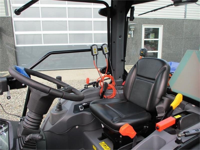 Solis H26 HST SNOW EDITION med frontlift, front PTO, Var - جرار خدمات بلدية: صورة 3 Solis H26 HST SNOW EDITION med frontlift, front PTO, Var - جرار خدمات بلدية: صورة 3