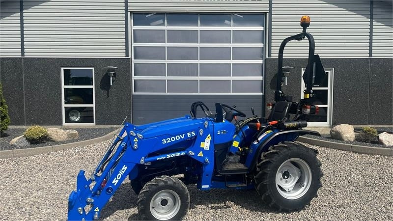 Solis S26 6+2 gearmaskine med Fuldhydraulisk frontlæsser - جرار خدمات بلدية: صورة 1 Solis S26 6+2 gearmaskine med Fuldhydraulisk frontlæsser - جرار خدمات بلدية: صورة 1