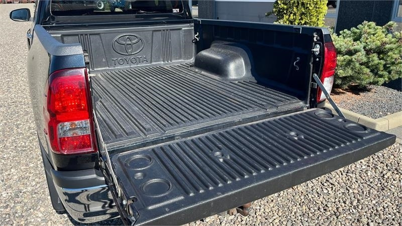 Toyota Hilux 4WD Pick-up med træk til 3200 kg. Meget velh - ملحقات حصادات: صورة 3 Toyota Hilux 4WD Pick-up med træk til 3200 kg. Meget velh - ملحقات حصادات: صورة 3