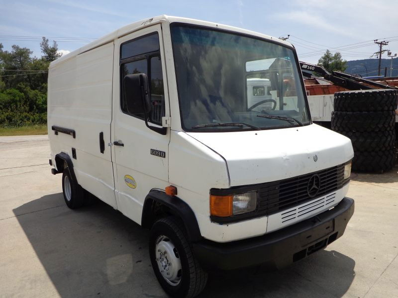 فان Mercedes-Benz Sprinter Mercedes Benz 609D: صورة 12