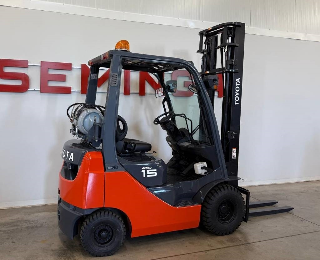 Toyota 10926 - 02-8FG15 - رافعة شوكية تعمل بالغاز: صورة 3 Toyota 10926 - 02-8FG15 - رافعة شوكية تعمل بالغاز: صورة 3