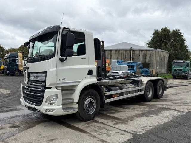 DAF CF 480 HAAKARM/ROLL-OFF TIPPER - شاحنة برافعة خطافية: صورة 1 DAF CF 480 HAAKARM/ROLL-OFF TIPPER - شاحنة برافعة خطافية: صورة 1