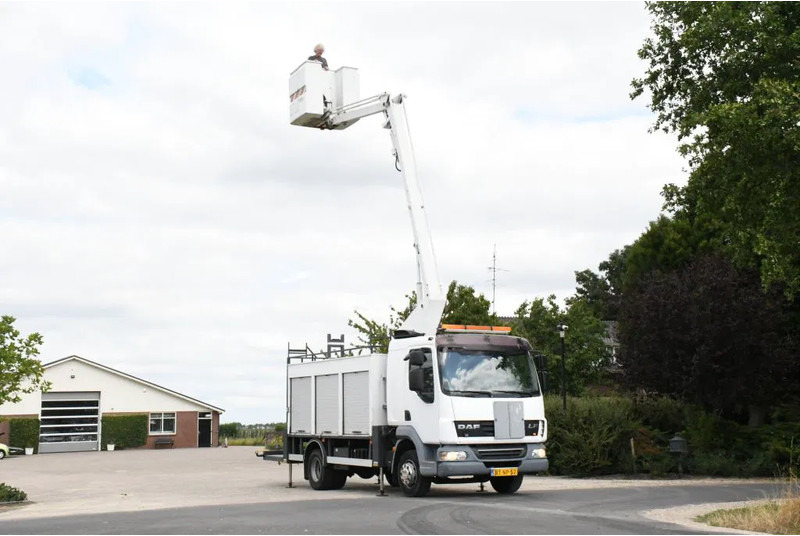 DAF LF 45.160 ARBEITSBUHNE/SKYWORKER/HOOGWERKER!!EURO4!! CUSTERS!! - شاحنة: صورة 1 DAF LF 45.160 ARBEITSBUHNE/SKYWORKER/HOOGWERKER!!EURO4!! CUSTERS!! - شاحنة: صورة 1