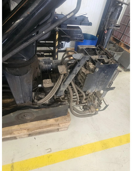 Hiab 23 tm hiab with radio remote - ذراع الرافعة: صورة 2 Hiab 23 tm hiab with radio remote - ذراع الرافعة: صورة 2