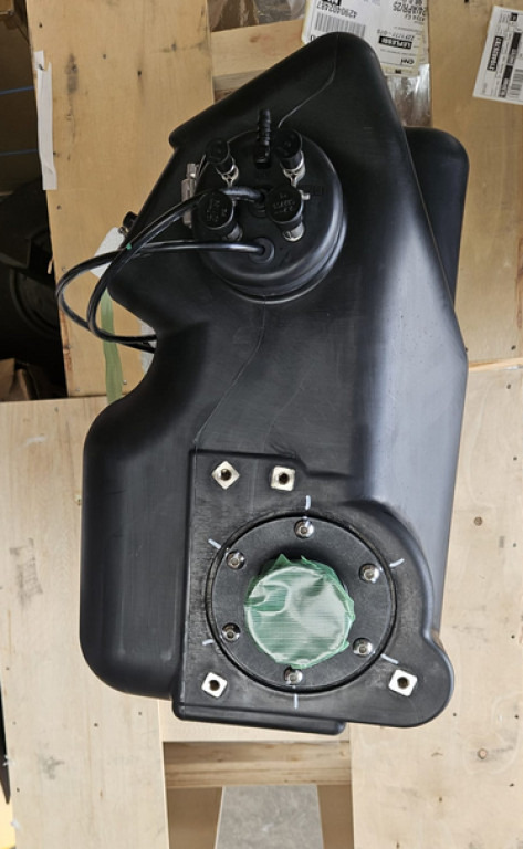 Case KRH21072 - خزان الوقود - آلات الإنشاء: صورة 3 Case KRH21072 - خزان الوقود - آلات الإنشاء: صورة 3