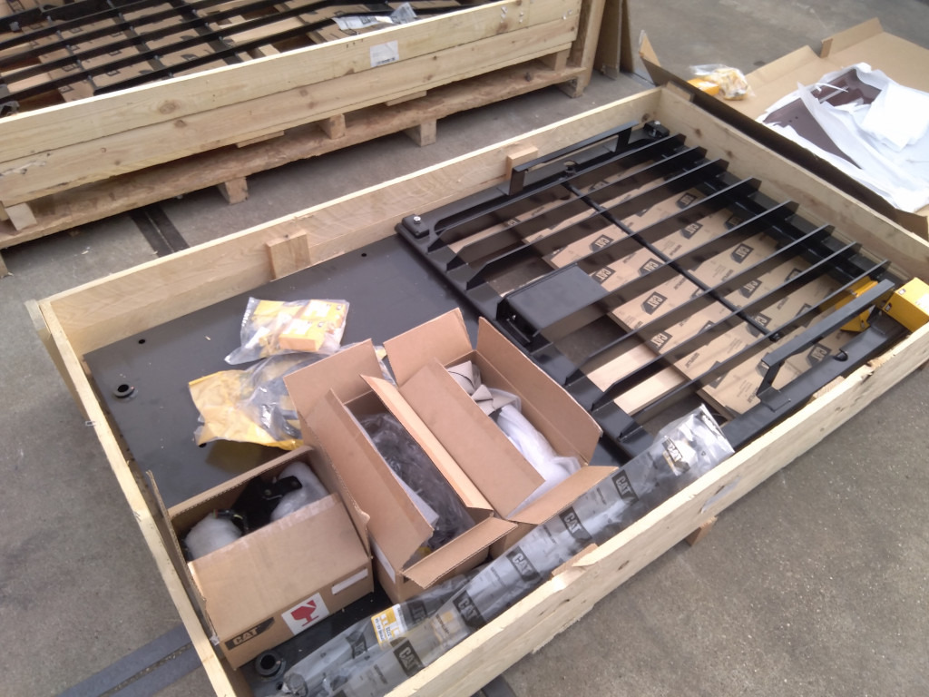 Caterpillar 4847816 - هيكل السيارة الخارجية - آلات الإنشاء: صورة 3 Caterpillar 4847816 - هيكل السيارة الخارجية - آلات الإنشاء: صورة 3