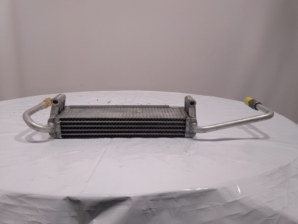 Deutz 04157695 - مبرد الزيت - آلات الإنشاء: صورة 1 Deutz 04157695 - مبرد الزيت - آلات الإنشاء: صورة 1