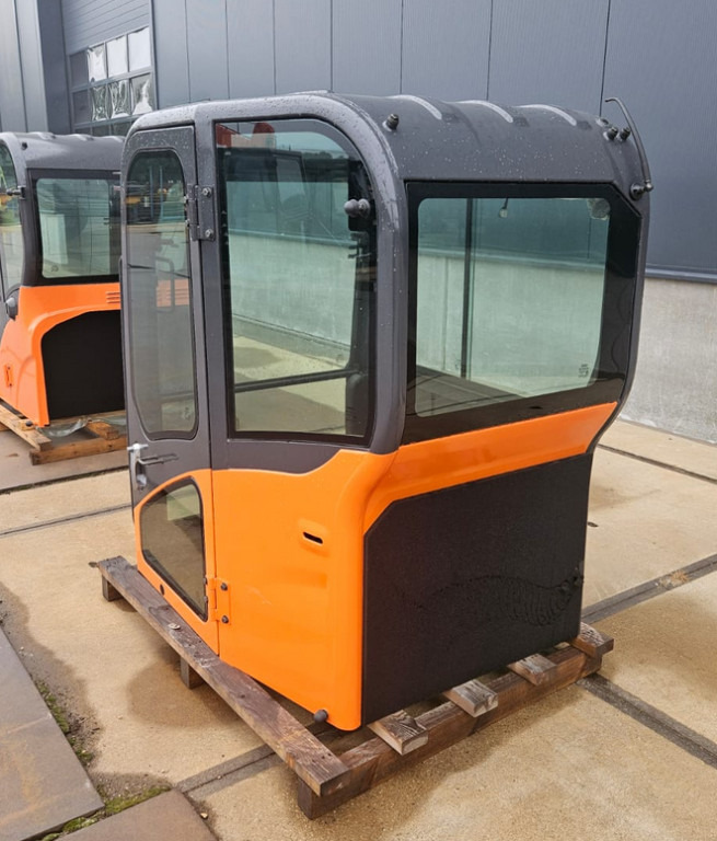 Doosan 220101-00070 - K1041550 - كابينة - آلات الإنشاء: صورة 3 Doosan 220101-00070 - K1041550 - كابينة - آلات الإنشاء: صورة 3