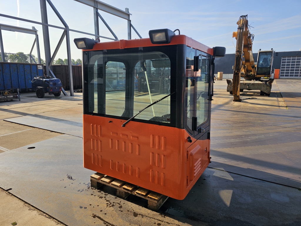 Doosan 220101-00071B - 220101-00071 - كابينة - آلات الإنشاء: صورة 5 Doosan 220101-00071B - 220101-00071 - كابينة - آلات الإنشاء: صورة 5