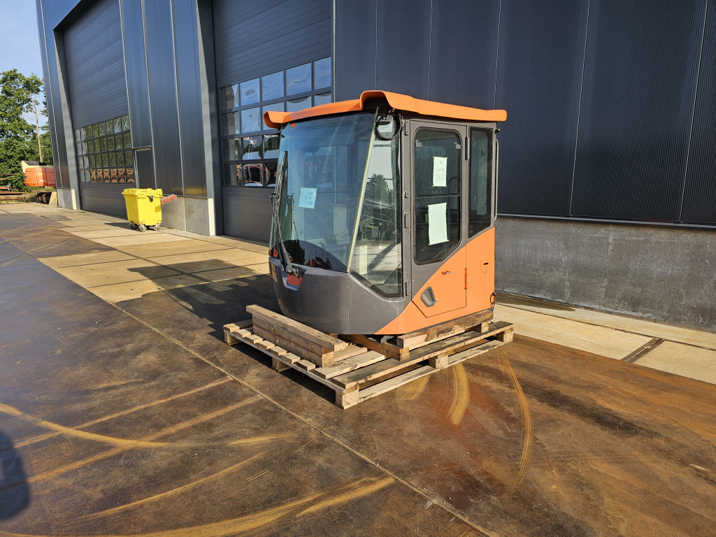 Doosan 220101-00229T - 220101-00229W - كابينة - آلات الإنشاء: صورة 1 Doosan 220101-00229T - 220101-00229W - كابينة - آلات الإنشاء: صورة 1