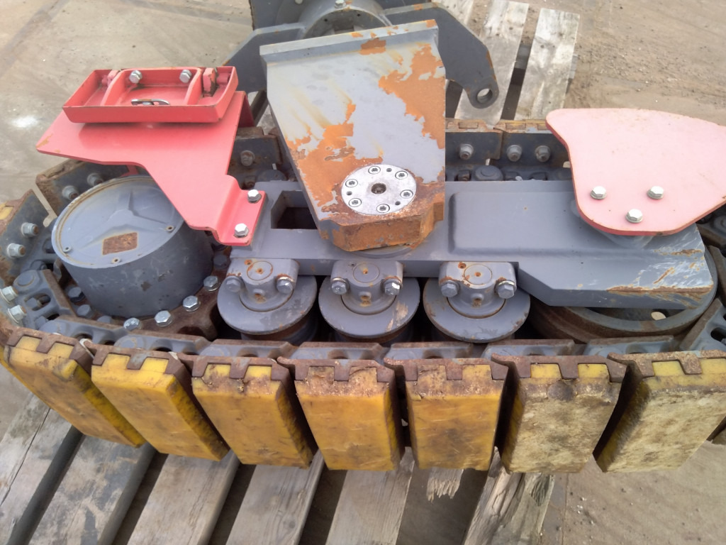 Dynapac PL1000F - - أجزاء الهيكل السفلي - آلات الإنشاء: صورة 3 Dynapac PL1000F - - أجزاء الهيكل السفلي - آلات الإنشاء: صورة 3