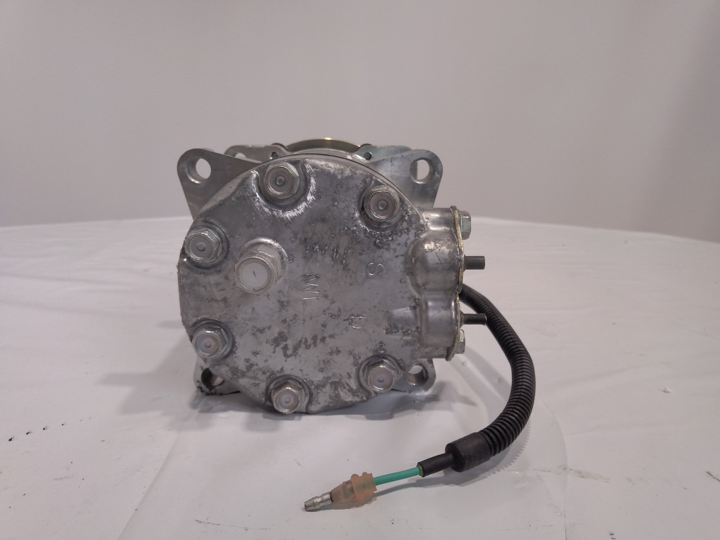 Hitachi 4388086 - ضاغط المكيف - آلات الإنشاء: صورة 2 Hitachi 4388086 - ضاغط المكيف - آلات الإنشاء: صورة 2