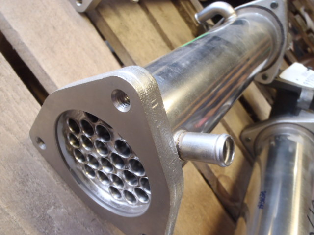 Hitachi 8976067173 - مبرد EGR - آلات زراعية: صورة 2 Hitachi 8976067173 - مبرد EGR - آلات زراعية: صورة 2