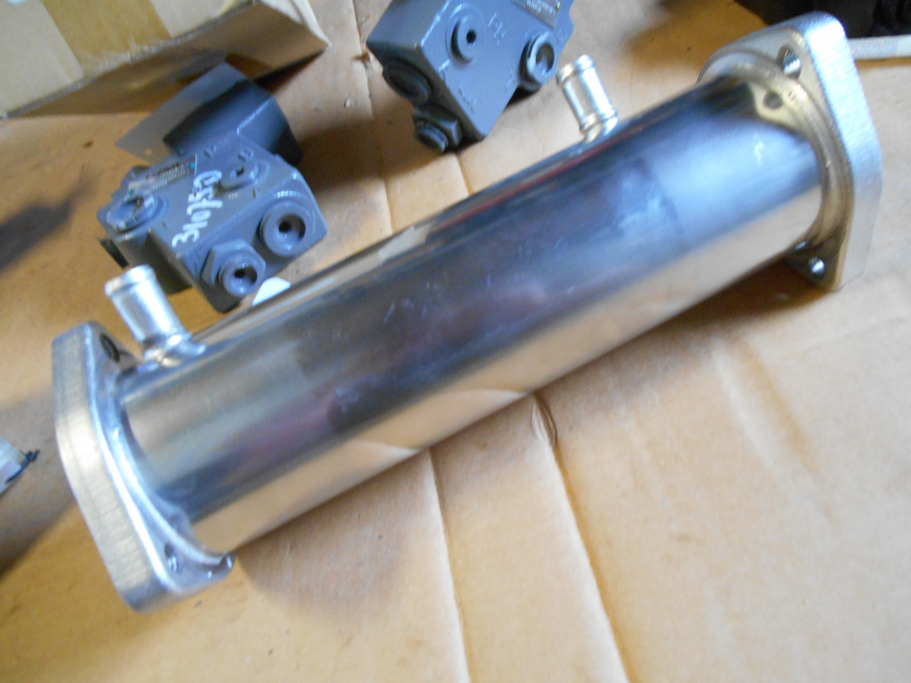 Hitachi 8980281121 - مبرد EGR - آلات زراعية: صورة 5 Hitachi 8980281121 - مبرد EGR - آلات زراعية: صورة 5