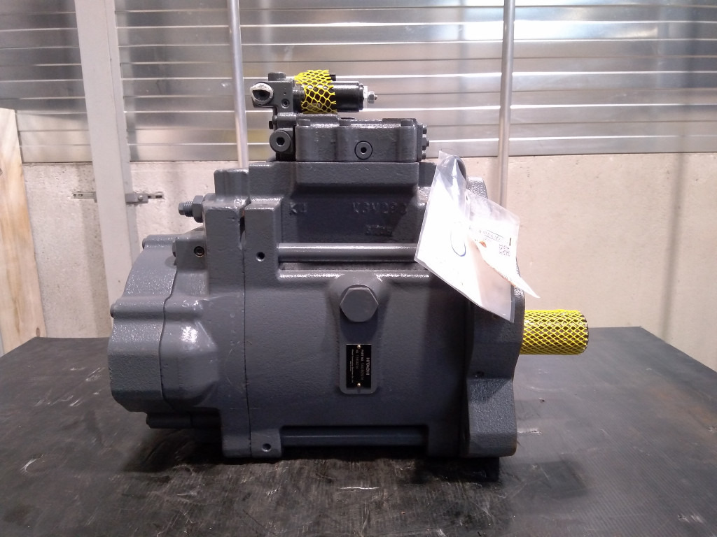 Hitachi YA00053205 - مضخة هيدروليكية - آلات الإنشاء: صورة 1 Hitachi YA00053205 - مضخة هيدروليكية - آلات الإنشاء: صورة 1
