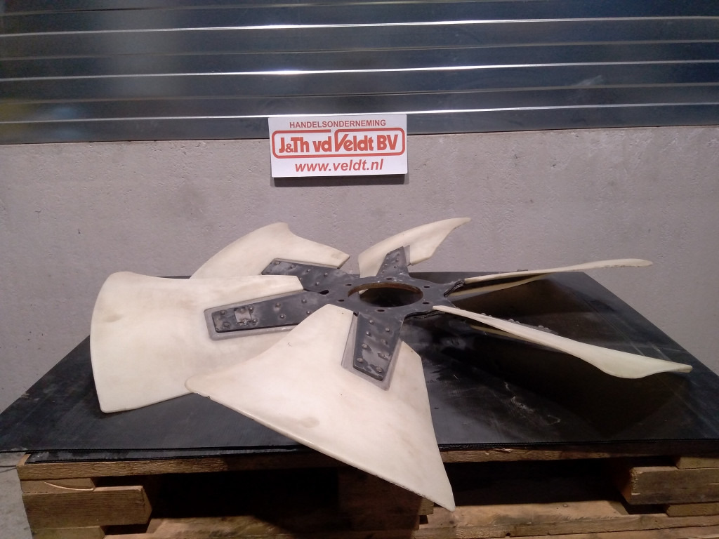 Hitachi ZX670LCH-3 - - مروحة - آلات الإنشاء: صورة 1 Hitachi ZX670LCH-3 - - مروحة - آلات الإنشاء: صورة 1