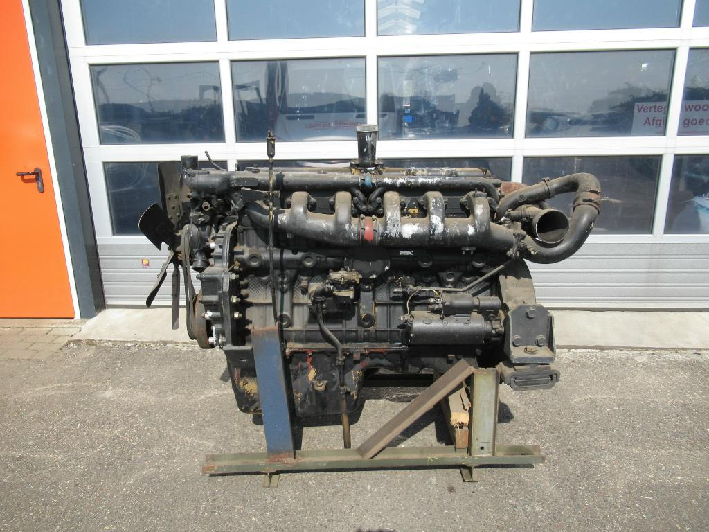 Iveco 8215.22*400 - - محرك - آلات الإنشاء: صورة 1 Iveco 8215.22*400 - - محرك - آلات الإنشاء: صورة 1