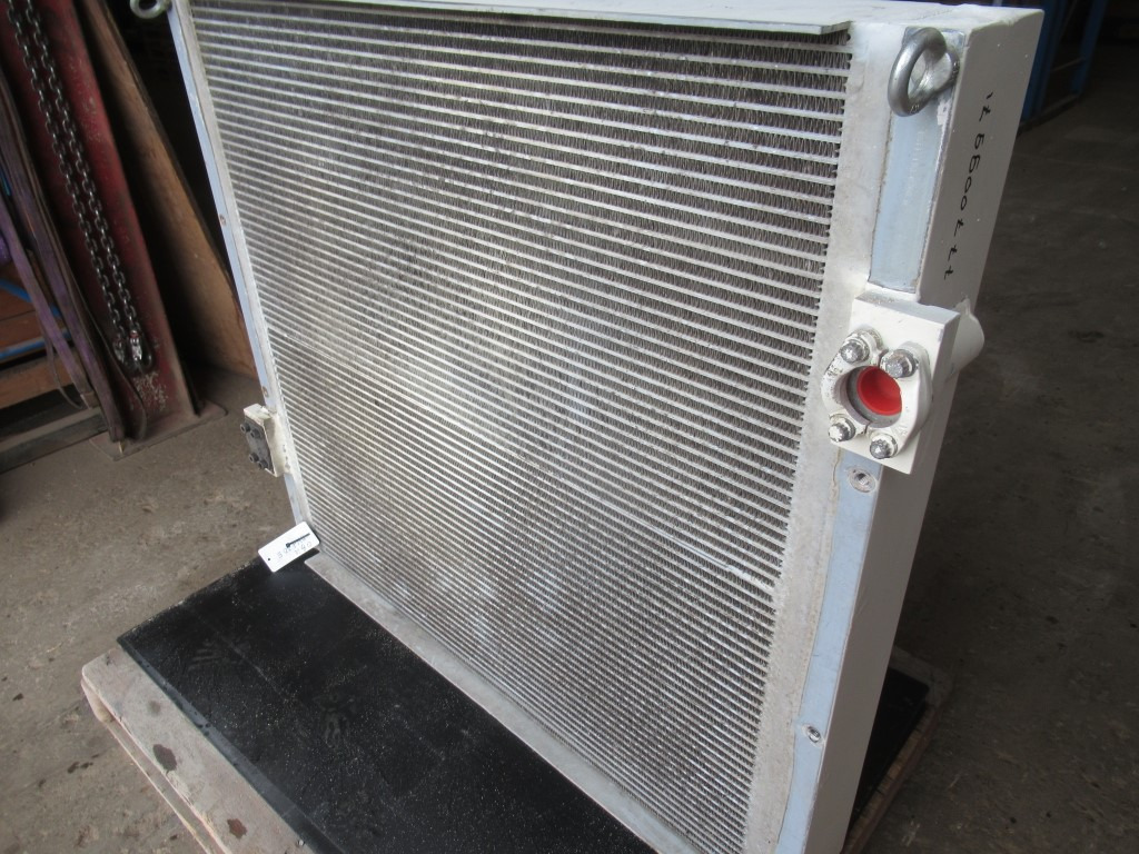 O&K 05111930110 - مبرد الزيت - آلات الإنشاء: صورة 3 O&K 05111930110 - مبرد الزيت - آلات الإنشاء: صورة 3