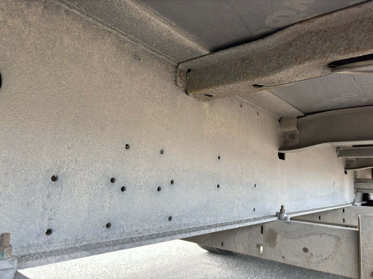 نصف مقطورة بستائر جانبية SCHMITZ SCS 24/L: صورة 8 نصف مقطورة بستائر جانبية SCHMITZ SCS 24/L: صورة 8