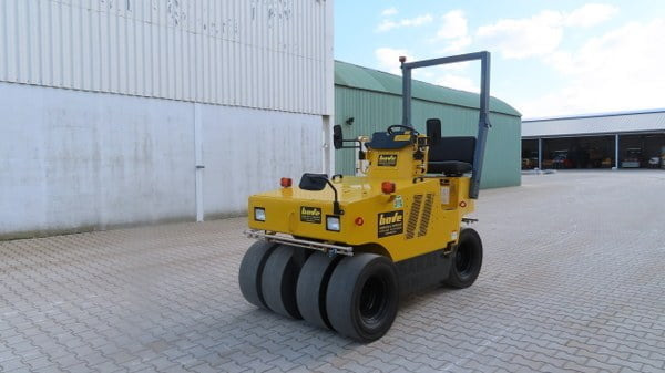 رَصَّاص بعجلات مطاطية Sakai TS 160-3: صورة 6