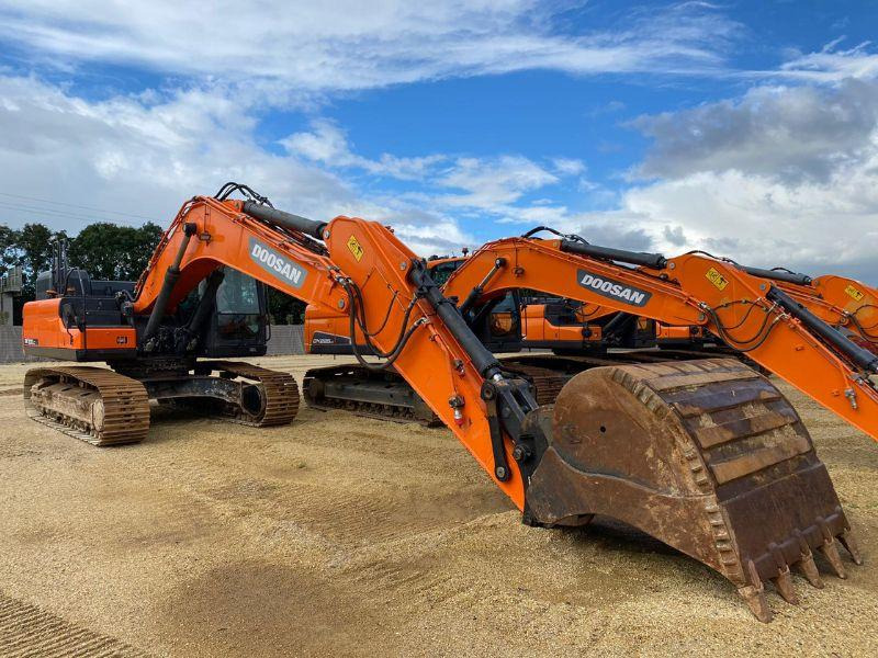 Doosan DX300LC - حفار زاحف: صورة 1 Doosan DX300LC - حفار زاحف: صورة 1