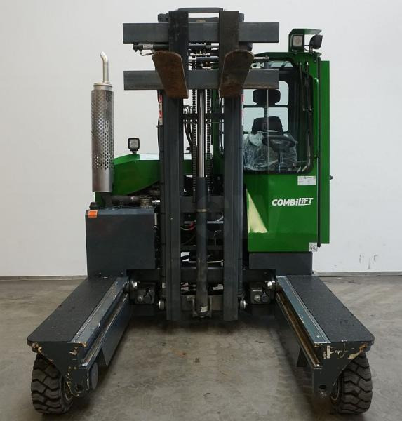 Combilift C3000 - رافعة شوكية للوصول للأماكن الضيقة ب4 اتجاهات: صورة 5 Combilift C3000 - رافعة شوكية للوصول للأماكن الضيقة ب4 اتجاهات: صورة 5