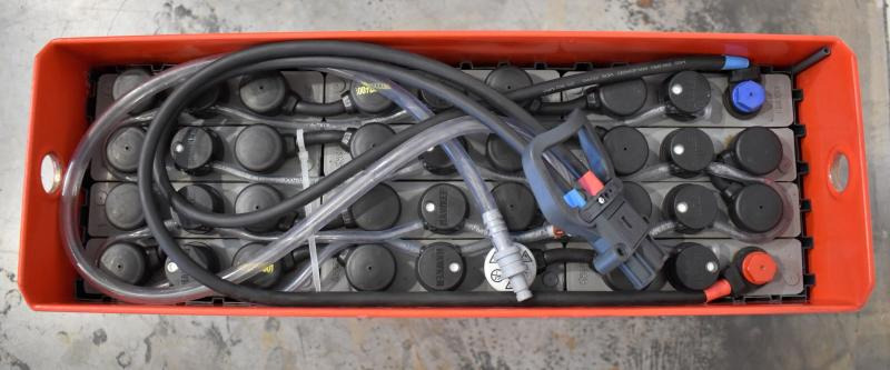 GRUMA 24 Volt 2 PzS 230 Ah - بطارية: صورة 3 GRUMA 24 Volt 2 PzS 230 Ah - بطارية: صورة 3