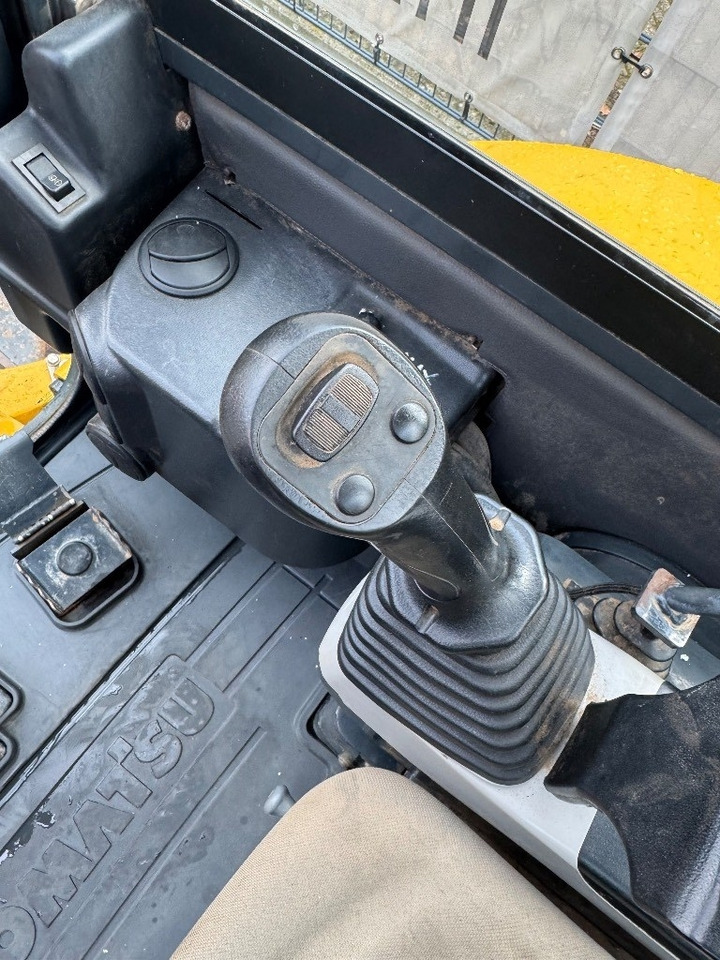 Komatsu PC 26 MR-3 - حفار صغير: صورة 4 Komatsu PC 26 MR-3 - حفار صغير: صورة 4