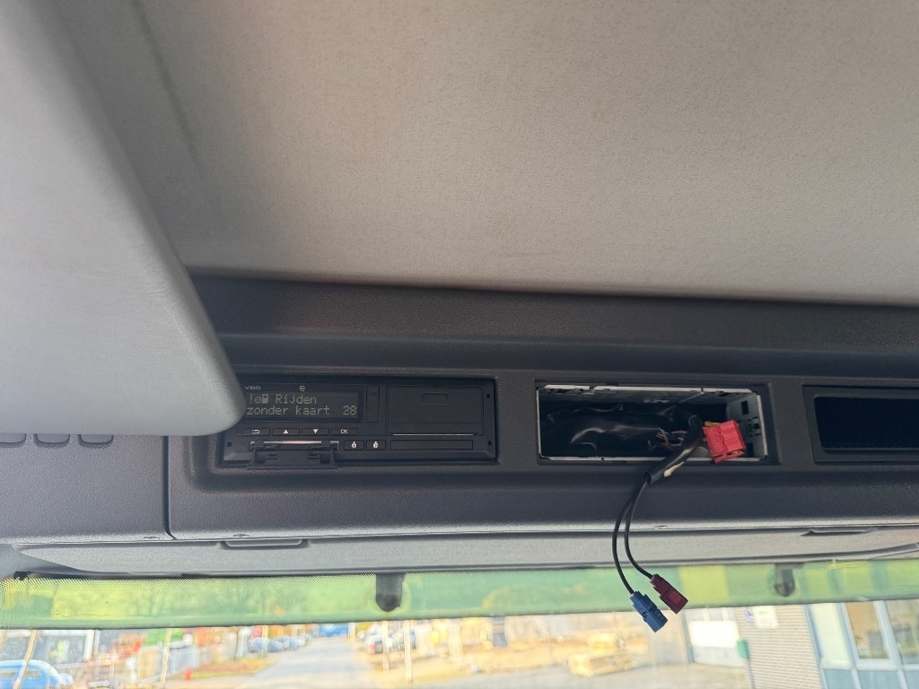 شاحنة صندوقية Scania P 340: صورة 30