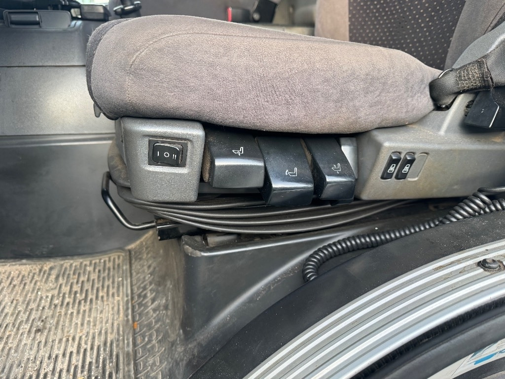 شاحنة صندوقية Scania P 340: صورة 36