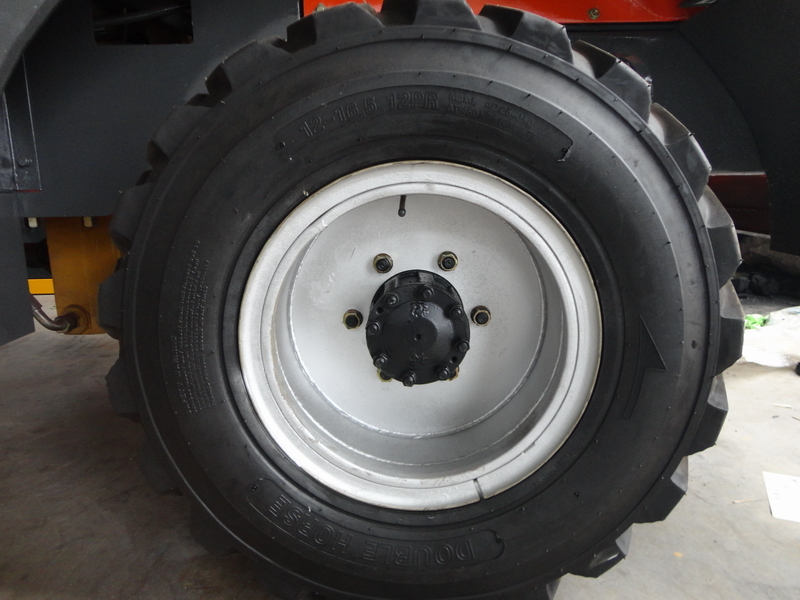 QINGDAO PROMISING China Wheel Loader Tire 12-16.5-12PR - إطارات - اللودر بعجل: صورة 2 QINGDAO PROMISING China Wheel Loader Tire 12-16.5-12PR - إطارات - اللودر بعجل: صورة 2