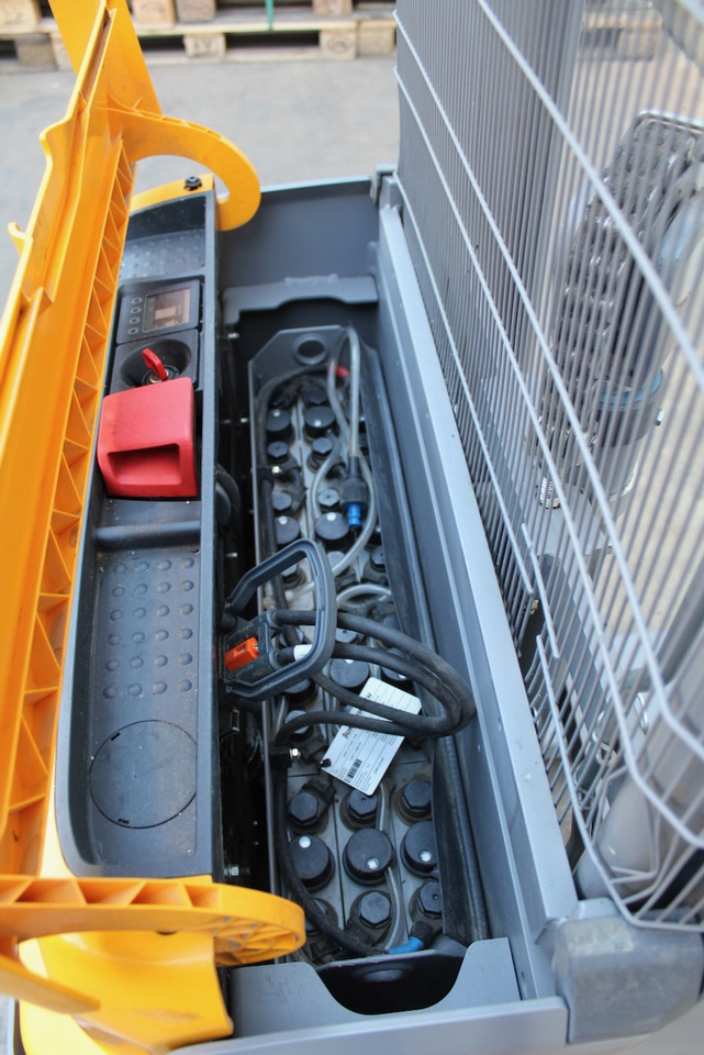 آلة تكديس Jungheinrich EJC 110 250 ZZ: صورة 6 آلة تكديس Jungheinrich EJC 110 250 ZZ: صورة 6