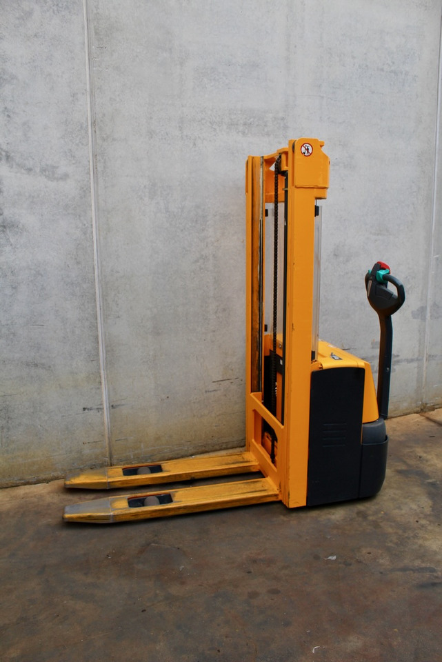 Jungheinrich EJC 110 290 ZT - آلة تكديس: صورة 2 Jungheinrich EJC 110 290 ZT - آلة تكديس: صورة 2