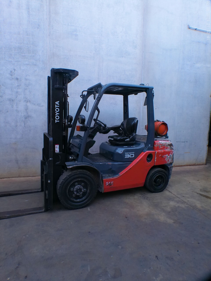 Toyota 02-8FGF30 MATRICULADA - رافعة شوكية تعمل بالغاز: صورة 3 Toyota 02-8FGF30 MATRICULADA - رافعة شوكية تعمل بالغاز: صورة 3
