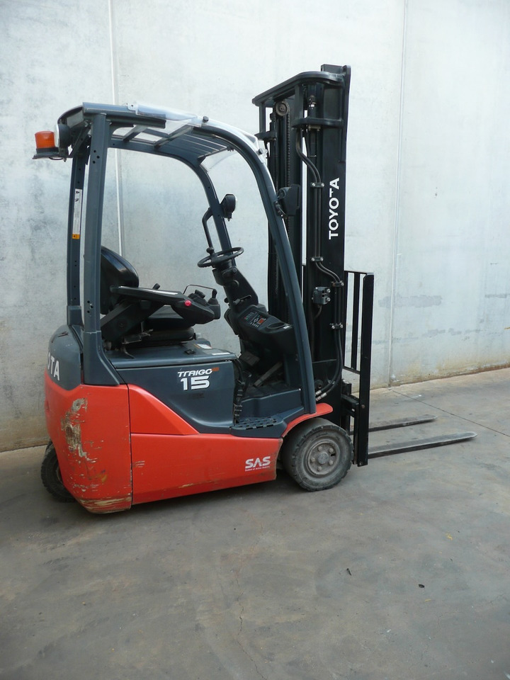 Toyota 8FBE15T - رافعة شوكية كهربائية: صورة 2 Toyota 8FBE15T - رافعة شوكية كهربائية: صورة 2