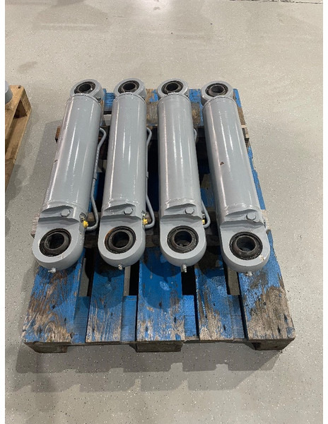 Menzi Muck Cilinders - أجهزة هيدروليكية - آلات زراعية: صورة 4 Menzi Muck Cilinders - أجهزة هيدروليكية - آلات زراعية: صورة 4