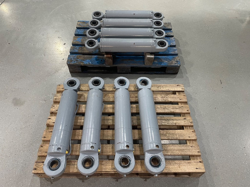 Menzi Muck Cilinders - أجهزة هيدروليكية - آلات زراعية: صورة 1 Menzi Muck Cilinders - أجهزة هيدروليكية - آلات زراعية: صورة 1