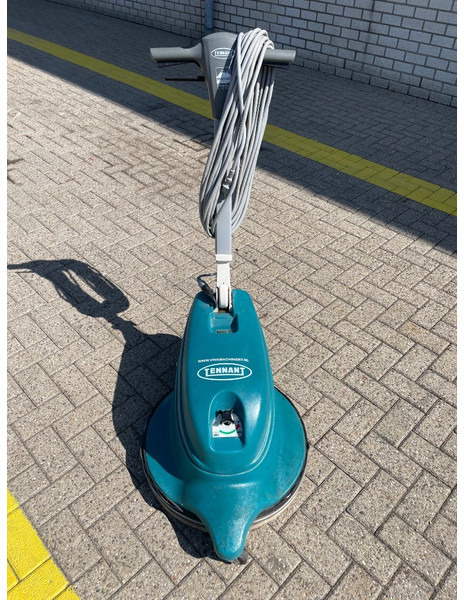 TENNANT 2370 - سياره كنس شوارع: صورة 4 TENNANT 2370 - سياره كنس شوارع: صورة 4