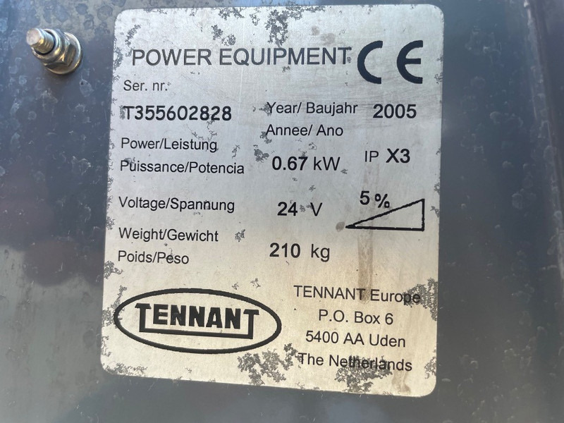 TENNANT T 3 - سياره كنس شوارع: صورة 3 TENNANT T 3 - سياره كنس شوارع: صورة 3